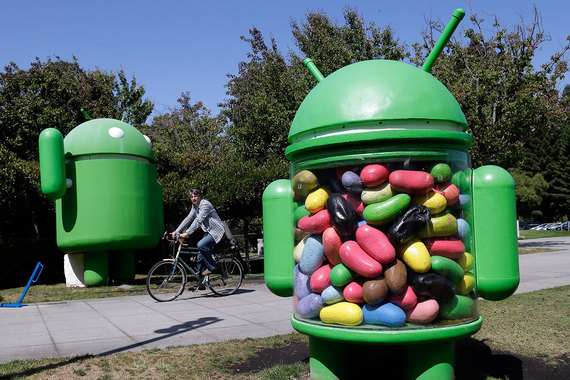 Google объявил, что вызывает своих сотрудников, находящихся за границей, обратно в США