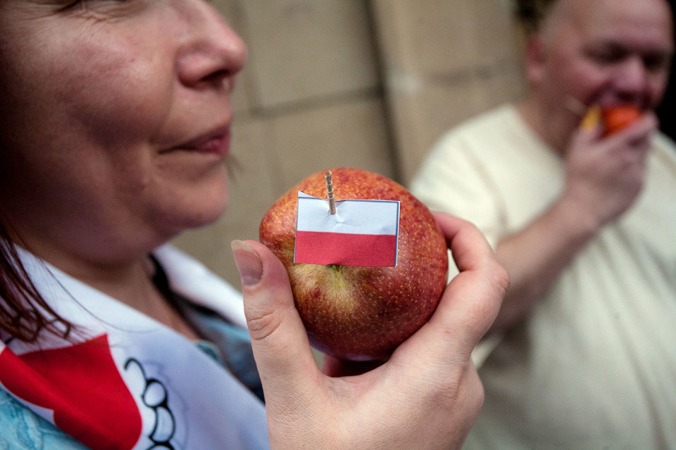 Почти четверть россиян согласны на уступки Западу ради снятия санкций, но большинство готово жить с ними и дальше