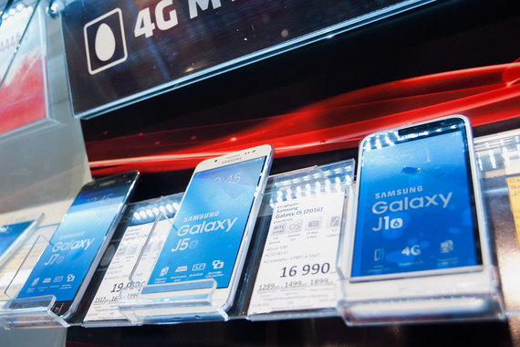 В декабре Galaxy J1 занял 5% российского рынка смартфонов в штуках
