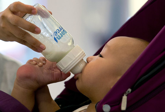 Mead Johnson производит различные питательные продукты, в том числе детские смеси