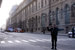 По новой оценке МВД, в Лувре на 12.30 мск находятся около 1000 туристов, их выпускают после проверки, маленькими группами. Район около музея оцеплен, сообщает «Интерфакс». Закрыта ближайшая станция метро