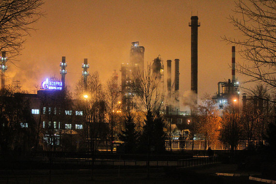«Газпром нефть» намерена инвестировать в развитие МНПЗ более 217 млрд руб.