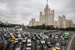 Москва заняла второе место в топ-10 городов с самыми большими автомобильными пробками в мире. Москвичи в среднем каждый год проводят в пробках 91 час. По данным аналогичного исследования нидерландской TomTom, составляющей рейтинг загруженности дорог по данным 390 городов мира, столица России в 2016 г. занимала 13-е место, а московские водители проводили в пробках 189 лишних часов в год