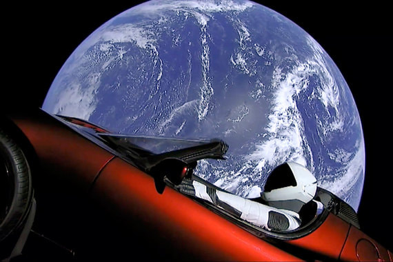 Tesla c манекеном будет летать на орбите миллионы лет, если не столкнется с астероидом