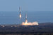После пуска обе боковые первые ступени Falcon Heavy успешно приземлились на назначенных площадках, центральный блок ракеты-носителя должен сесть на беспилотную морскую платформу «Of Course I Still Love You»
