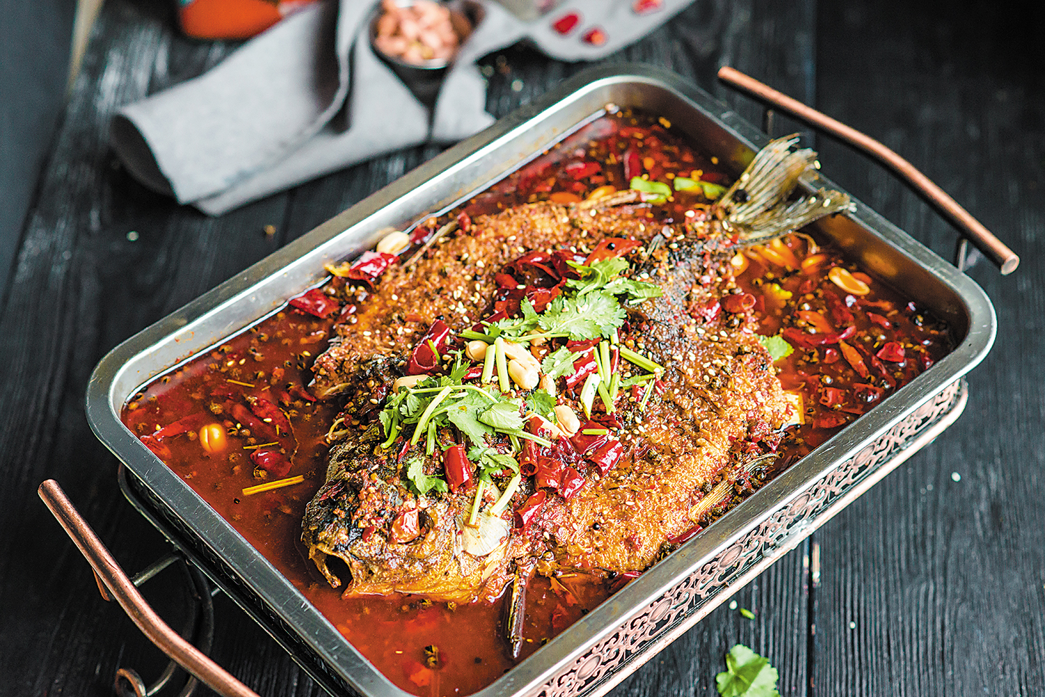 Пряный карп в остром бульоне в ресторане «Нихао»