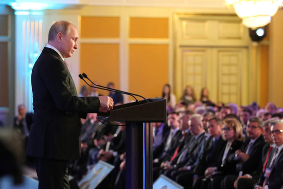 По словам Путина, власти рассчитывают, что эффект, полученный бизнесом от действий властей, будет инвестирован в России