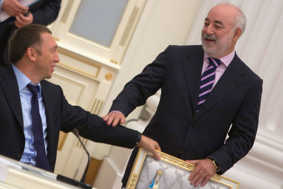 Виктор Вексельберг (на фото справа) с партнерами отказались менять долю в UC Rusal Олега Дерипаски (на фото слева) на акции другой его компании – En+