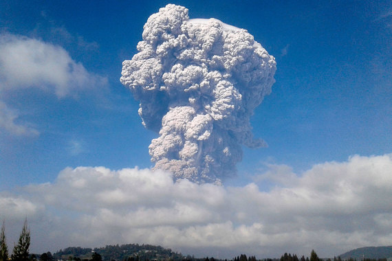 На Суматре вулкан выбросил столб пепла высотой 5 километров