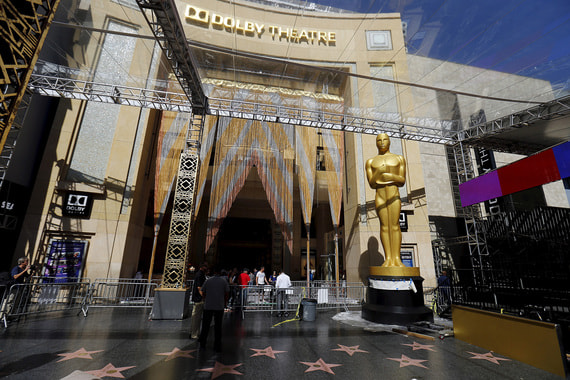 С 2002 г. церемонии проходят в киноцентре Dolby Theatre. Строительство театра спонсировала американская компания Eastman Kodak, вложившая в проект $75 млн для того, чтобы театр получил ее имя