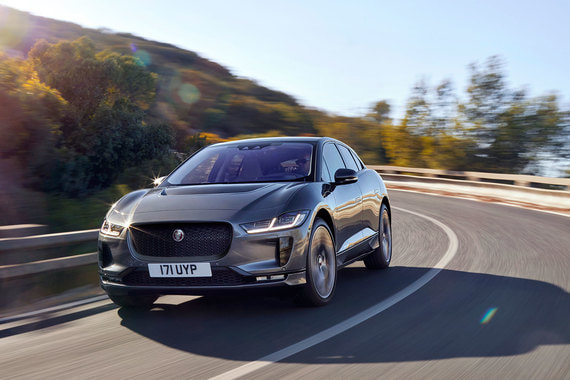 Jaguar Land Rover представила серийный электромобиль I-Pace. Публичная премьера пройдет на автосалоне в Женеве