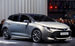 Новое поколение хетчбэка Toyota Auris сделано на платформе TNGA (Toyota New Global Architecture), которая позволяет использовать для европейской модели уже два гибридных привода - 122 л. с. с мотором 1,8 л и 180 л. с. с 2-литровым. Кроме них у хетчбэка будет 1,2 л бензиновый турбомотор, а от дизелей для легковых моделей в Европе компания к концу года откажется, сохранив их только для внедорожников Land Cruiser, пикапа Hilux и LCV Proace