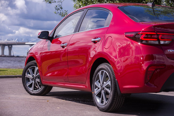 Kia Rio отодвинула на второе место бестселлер января Lada Vesta