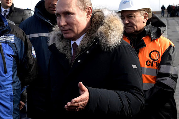 Президент Владимир Путин и акционер компании «Стройгазмонтаж» Аркадий Ротенберг (справа)