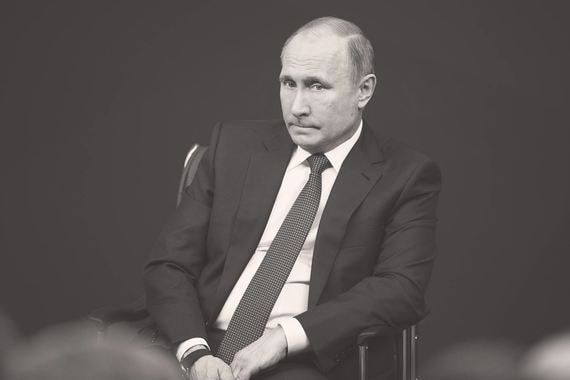 Главное то, что Путин своими многочисленными выступлениями стремится решить в принципе не разрешимую на нынешнем этапе задачу: убедить истеблишмент США в необходимости равноправного партнерства с Россией