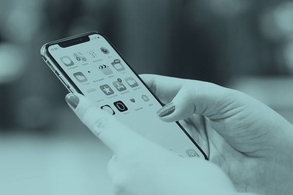 Полностью хоронить sms-сообщения тоже пока что рано, хотя популярность сервиса, очевидно, снижается