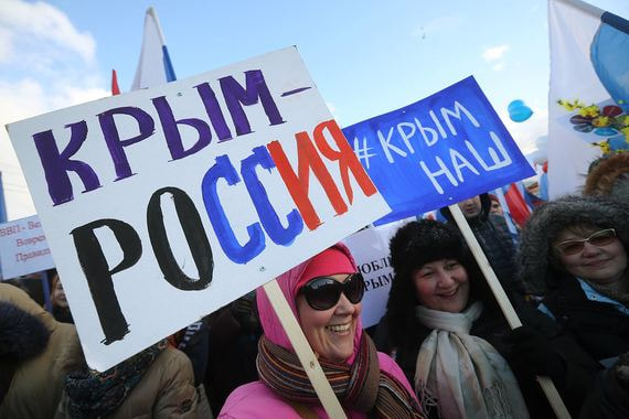 Россияне стали меньше сомневаться в пользе присоединения Крыма