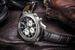 Breitling представляет новую коллекцию часов Navitimer 8. Часы, оснащенные собственным механизмом Breitling Caliber 01, сейчас выходят в двух вариантах: в корпусе из нержавеющей стали и 18-каратного красного золота