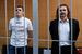 В августе 2017 г. суд приговорил журналиста РБК Александра Соколова и Валерия Парфенова к 3,5 и 4 годам колонии (слева направо). По версии следствия, они входили в организацию, признанную экстремистской и запрещенной в России. После этого они продолжили деятельность под другим названием – «Инициативная группа по проведению референдума «За ответственную власть» (ИГПР ЗОВ). Целью организации следователи считали расшатывание политической обстановки и смену власти незаконным путем. Создатель группы Юрий Мухин получил четыре года условно