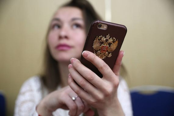 По данным опроса EY, в феврале 8% россиян чаще пользовались для звонков мессенджерами, чем коммутируемым соединением, предполагающим набор номера