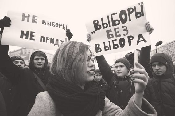 За вычетом вбросов получается, что доля поддержавших Путина несколько меньше половины населения