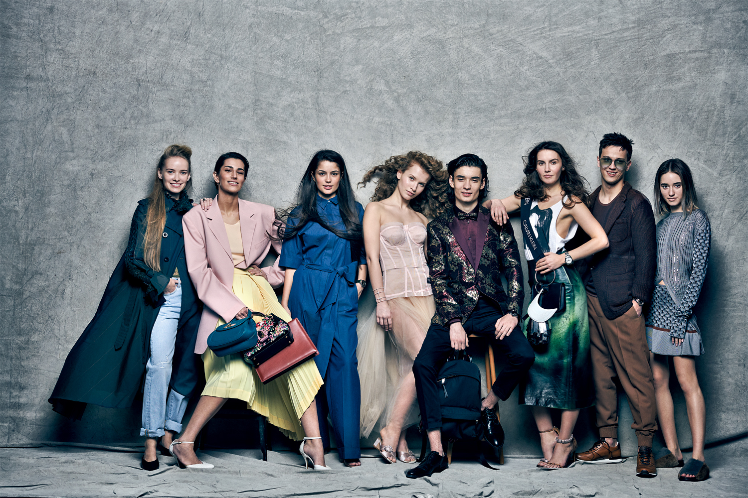 Героями рекламной кампании ЦУМа стали постоянные клиенты универмага, которых для съемки лично выбрал Питер Линдберг