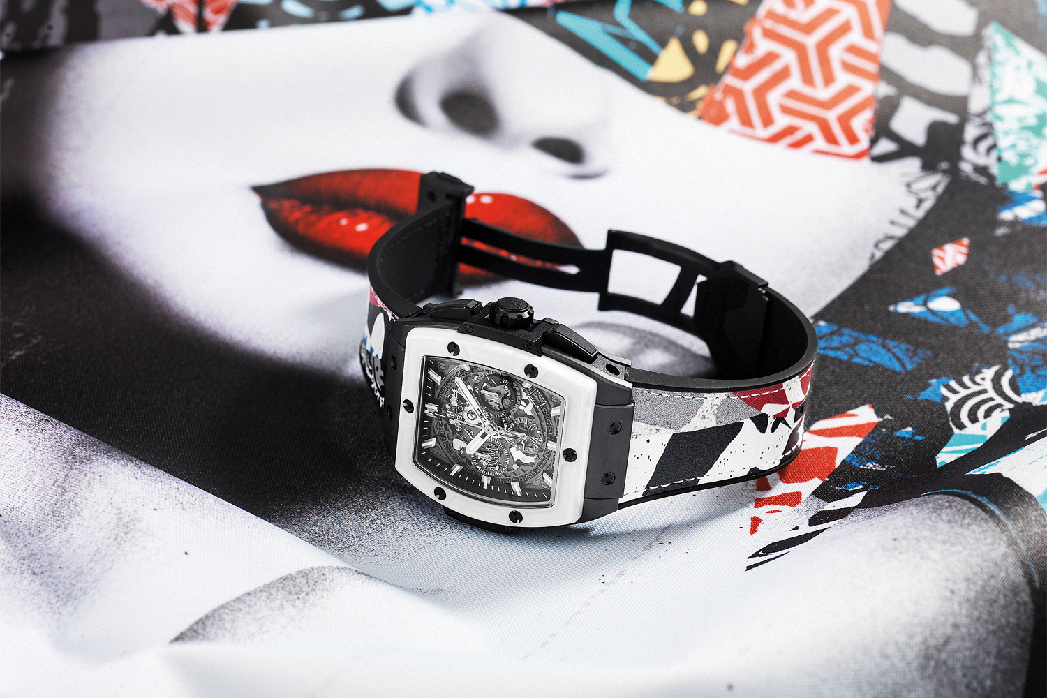 Часы Spirit of Big Bang «West Coast Ceramic Black and White» авторства художника Хаша