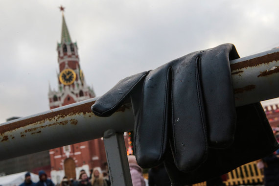Подать заявление о банкротстве можно в отношении заемщика, долги которого превышают 500 000 руб.