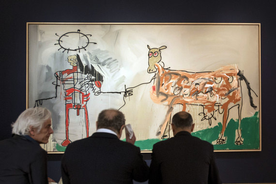 Картина Жана Мишеля Баския на аукционе Christie’s в Нью-Йорке. Работы Баския – пример удачной инвестиции: до 2002 г. они стоили до $3,5 млн, а в 2017 г. безымянная работа была продана за $110,5 млн на аукционе в Нью-Йорке