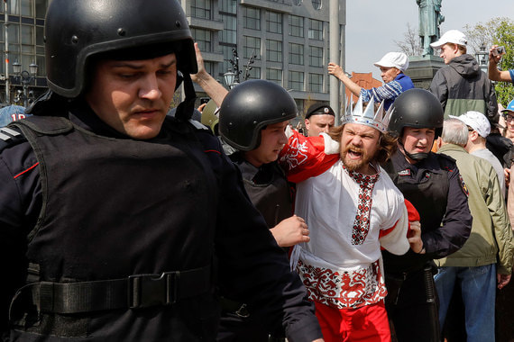 В центре Москвы начались задержания – трансляция