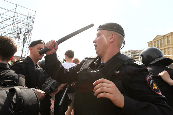 Полиция насчитала на акции сторонников Навального в Москве 1500 человек – трансляция