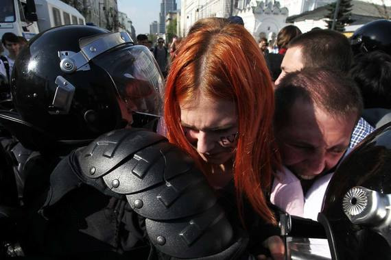 Особую жесткость силовиков отметили и журналисты, и правозащитники