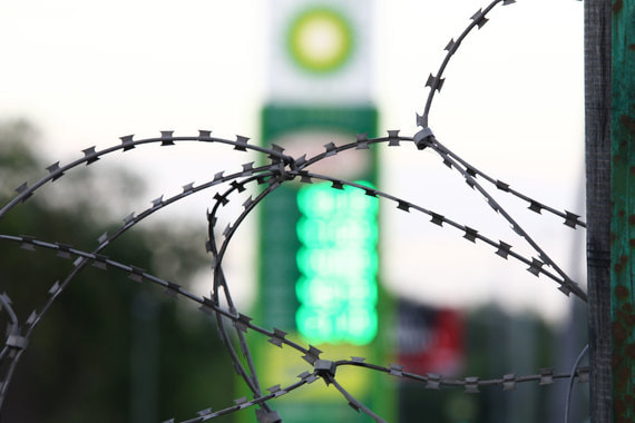 Президент обещал жестко ограничить возможности нефтяников повышать цены на заправках