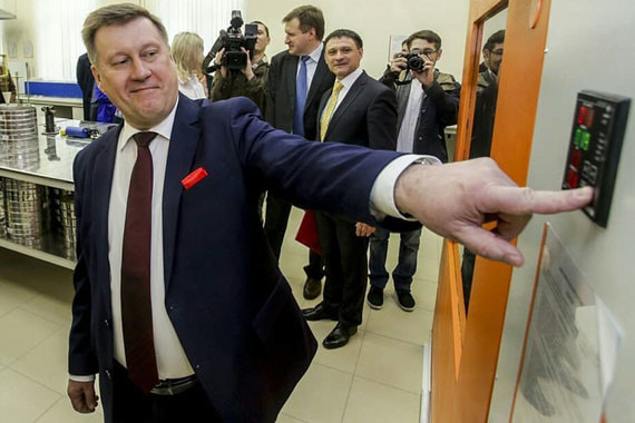 Мэр Новосибирска Анатолий Локоть отказался участвовать в выборах губернатора области