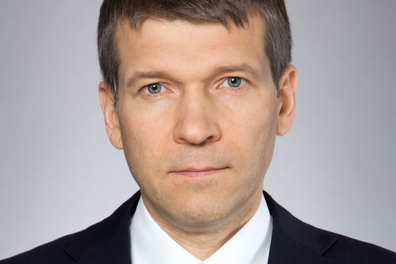 Листов пришел в Россельхозбанк в ноябре 2009 г.