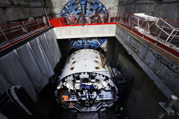 Первый тестовый тоннель под Лос-Анджелесом (на фото) Boring Company уже прорыла, теперь ей предстоит разработать и реализовать проект в Чикаго