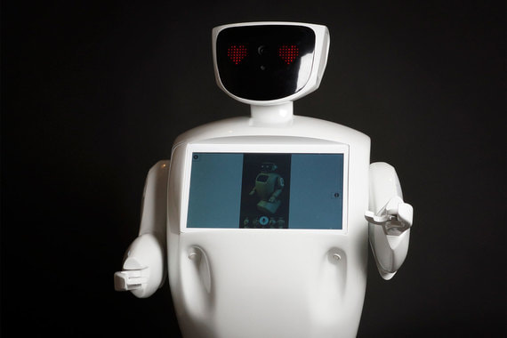 Робот недешев, и поэтому в прошлом году Promobot стала предлагать их в лизинг, договорившись со «Сбербанк лизингом»