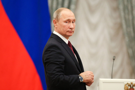 Подавляющее большинство чиновников были переназначены на должности, которые они занимали во время третьего президентского срока Владимира Путина
