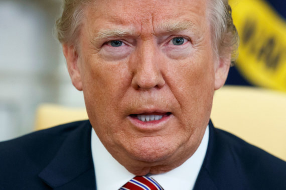 Политические разногласия касаются прежде всего взаимоотношений Трампа с третьими странами, особенно с Россией и Китаем