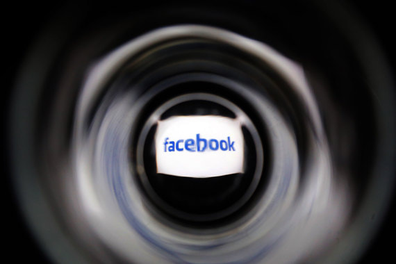 Котировки Facebook обвалились на 20%