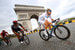 Лучшим молодым гонщиком Tour de France 2018 стал француз Пьер Латур из команды AG2R La Mondiale (на фото – в белой майке). Эта французская команда выступает на велосипедах марки Factor