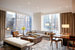 Гостиная в люксе Ambassador Suite