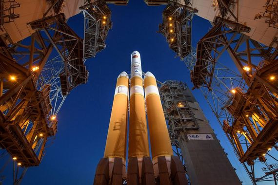 Ракета Delta IV Heavy должна вывести на высокую эллиптическую орбиту аппарат размером с небольшой автомобиль. Для этого запуска ее оснастили дополнительной третьей ступенью