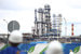 Московский нефтеперерабатывающий завод (НПЗ) в Капотне был построен 80 лет назад, это одно из старейших предприятий города. Сейчас им владеет «Газпром нефть». По данным НПЗ, он производит 35% топлива в московском регионе. Как проходит процесс нефтепереработки и производства бензина на Московском НПЗ – в фоторепортаже «Ведомостей»