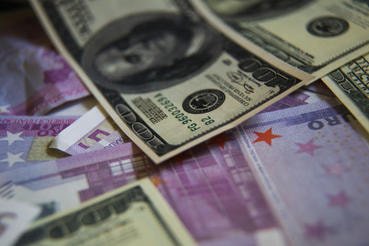 Минфин предложил смягчить валютный контроль