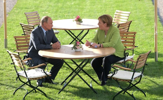 Песков раскрыл подробности разговора Путина и Меркель