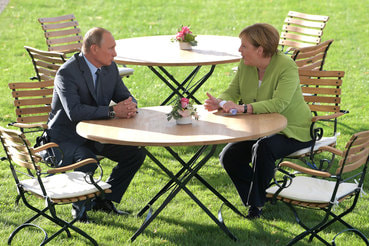Песков раскрыл подробности разговора Путина и Меркель