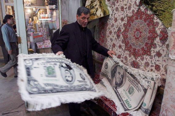 Власти Ирана не могут одолеть черный валютный рынок