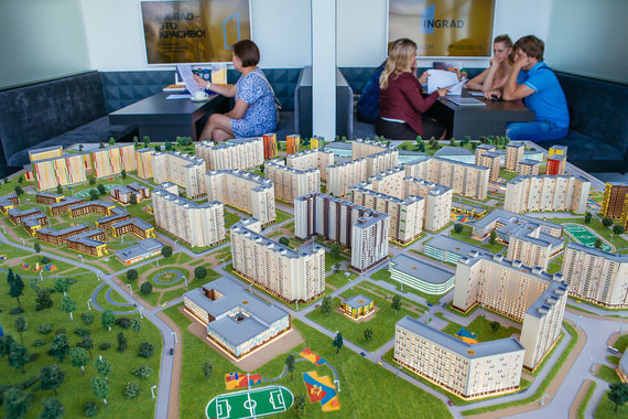 Предполагается, что смотреть до сдачи дома в эксплуатацию нечего, для просмотра лучше подойдут 3D-панорамы