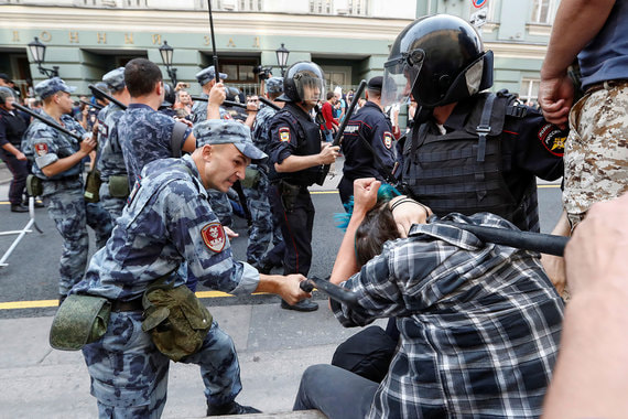 Жесткие задержания в Москве на акции против пенсионной реформы. Фотографии